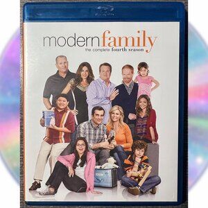 MODERN FAMILY (2013) - The Complete Fourth Season - Blu-ray